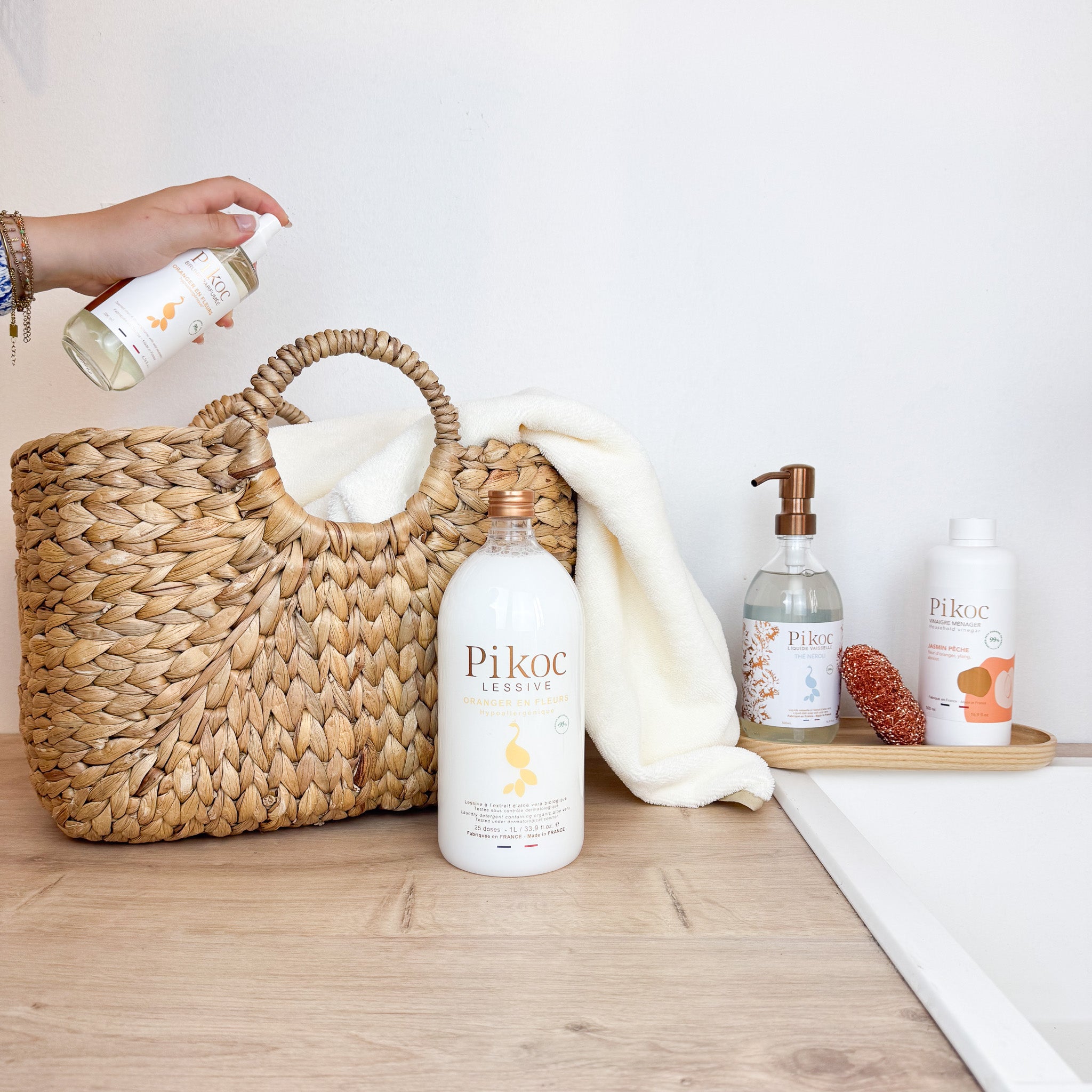 Offre Best-sellers Ménage Plaisir (liquide vaisselle TN, vinaigre JP, lessive 1L OF, brume 200 ml OF)