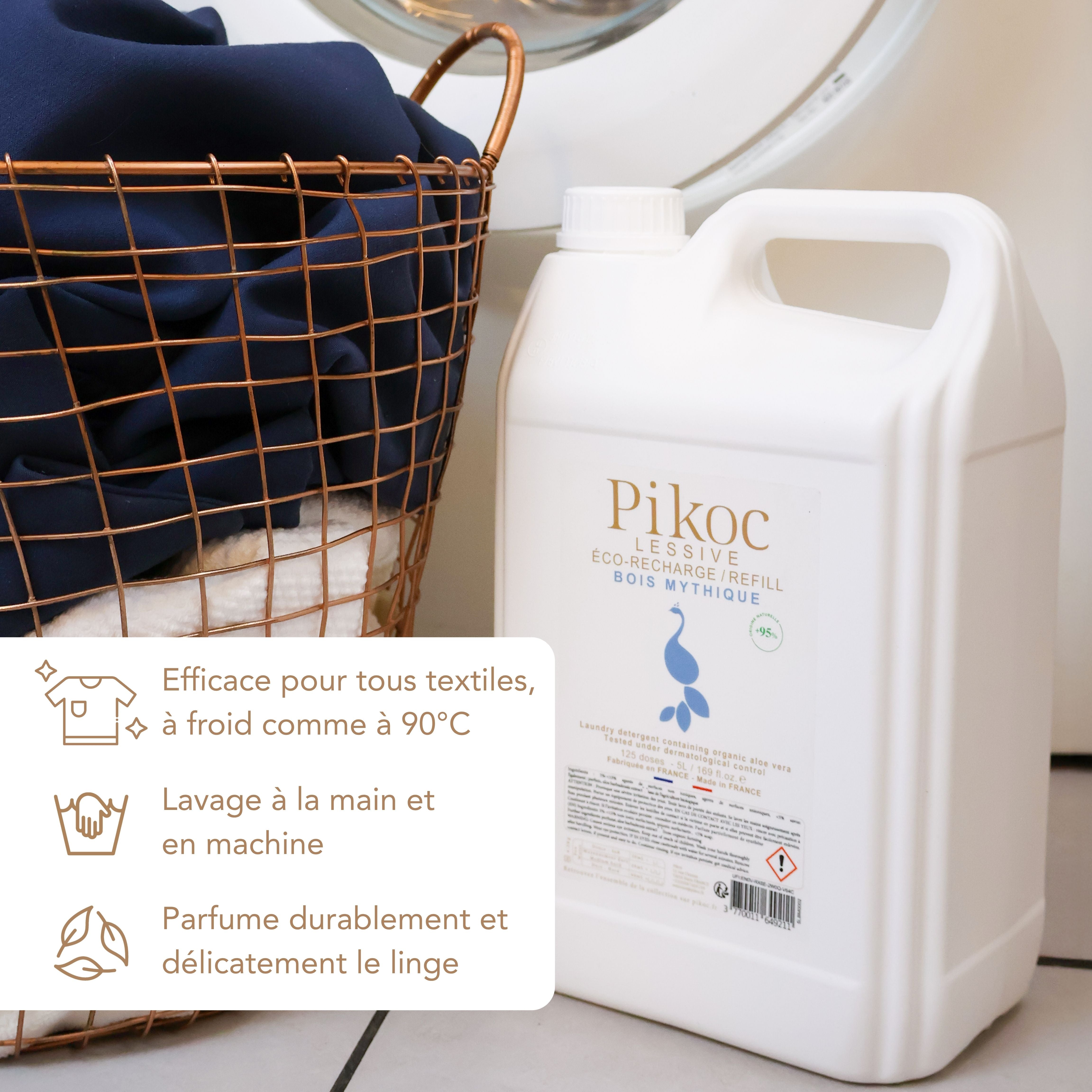 Éco-recharge Lessive Pikoc Bois Mythique, 5L, efficace pour tous textiles, à froid comme à 90°C, lavage à la main et en machine, parfume durablement et délicatement le linge
