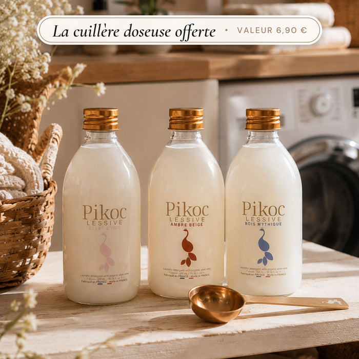 Offre découverte Pikoc : 3 lessives 300mL Éclat d'Iris, Ambre Beige, Bois Mythique et la cuillère doseuse offerte