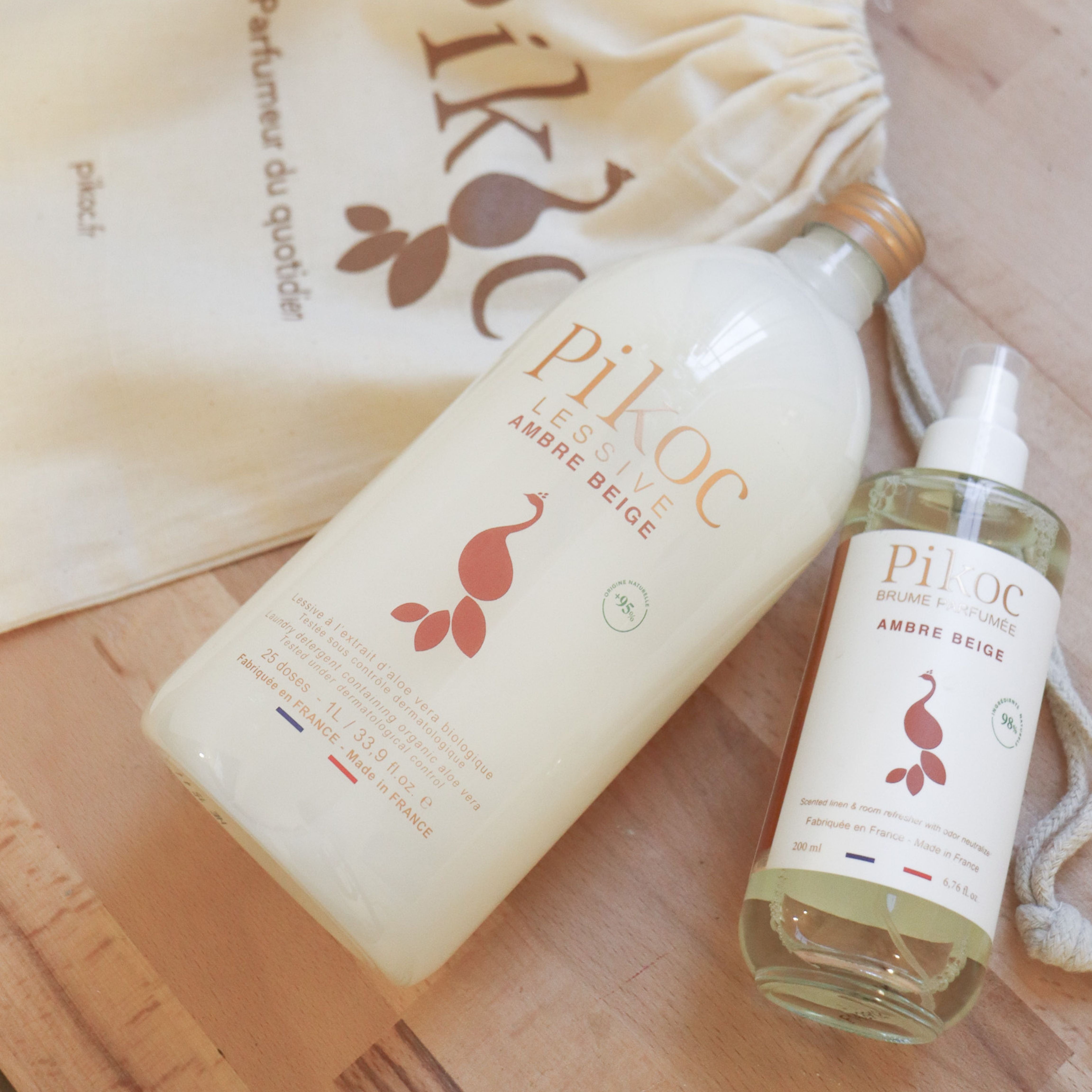 Offre duo Lessive 1L et Brume Parfumée 200mL Pikoc Ambre Beige, ambiance cadeau, décoration