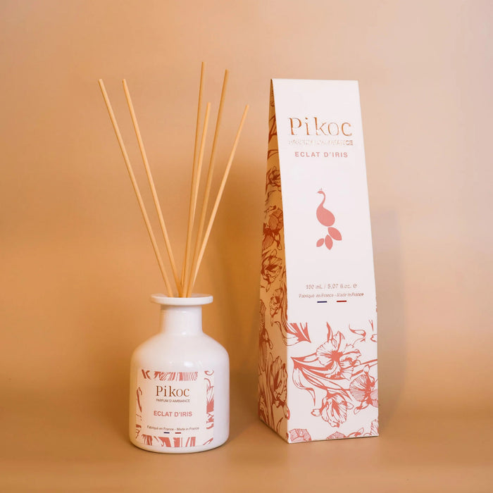 Parfum d’ambiance Pikoc Éclat d’Iris, 150mL, posé avec son packaging