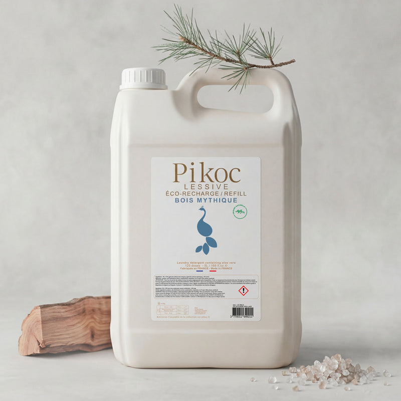 Éco-recharge Lessive Pikoc Bois Mythique, 5L, pyramide olfactive avec ingrédients, notes de fond, de tête et de coeur